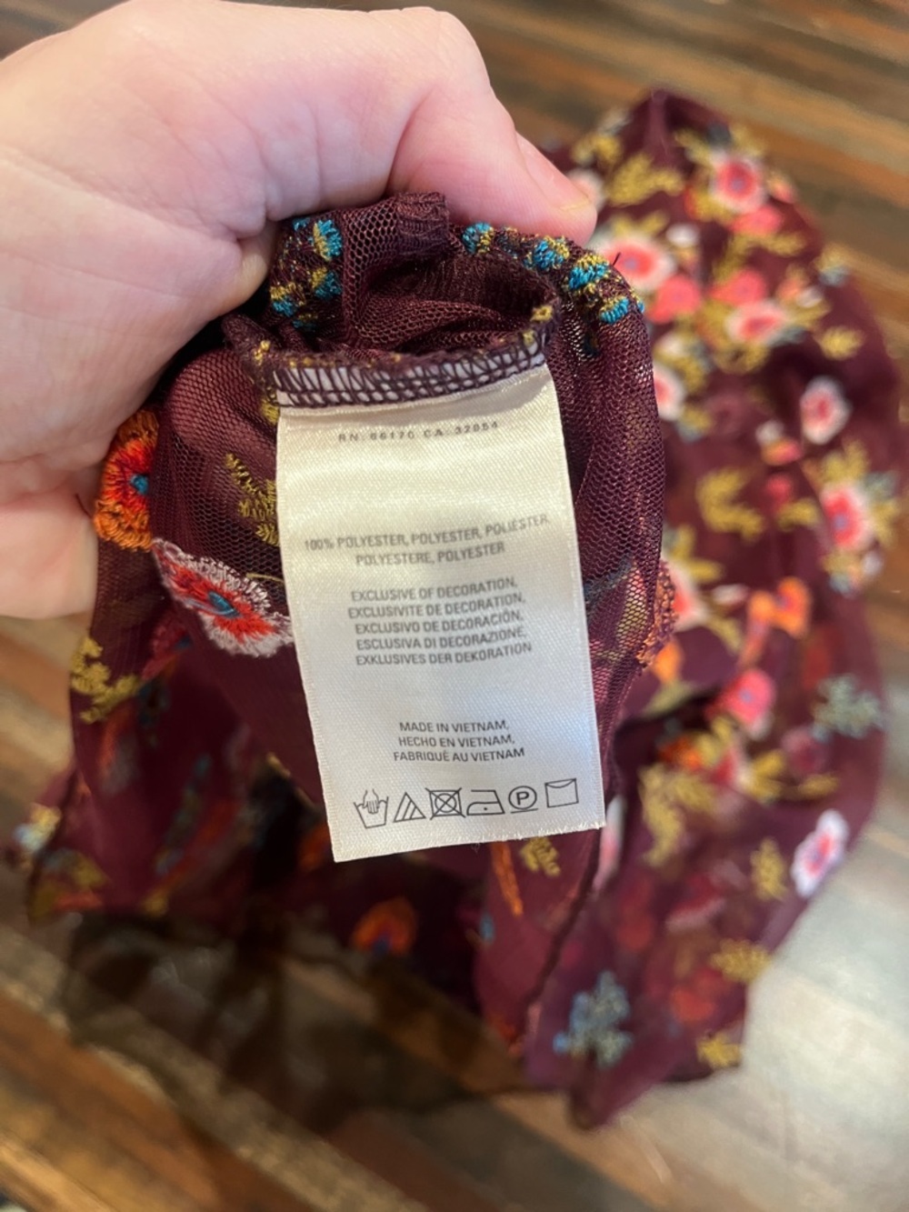 Women's Feather Bone Burgundy Floral Long-Sleeve Blouse medium - Picture 5 of 6